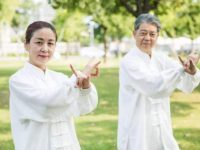 顺四时春生冬藏 尽终其天年度百岁乃去
