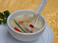 女性脸色发白属气血不足 教你补气补血食谱补气色