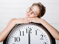 最佳睡眠时间 你的年龄每天睡多少更合适