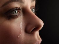 眼睛肿了怎么办才能消肿，消除眼睛哭肿小妙招